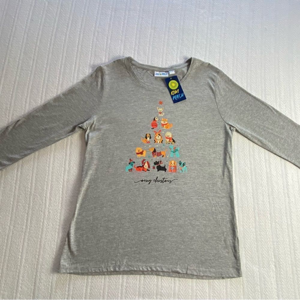 Kiwi Fresh Women’s Medium Merry Christmas Puppy Tree Top